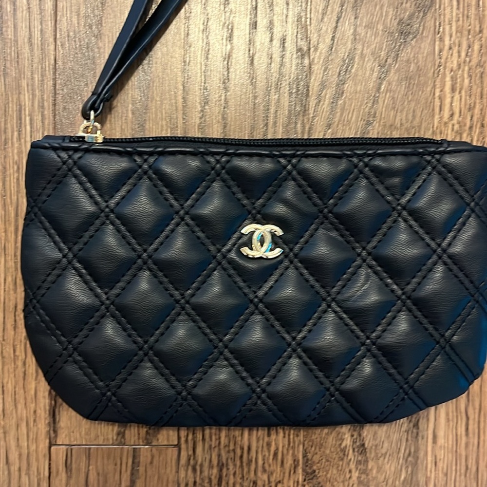 Wristlet - Picture 2 of 4